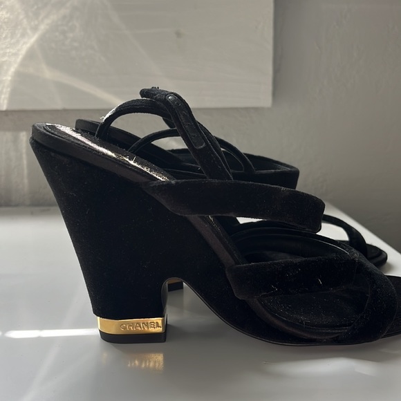 CHANEL 17A CC Logo Black Velvet Strappy Slingback Open-Toe Sandals - IT 39 - Picture 7 of 7